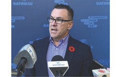 Mario Aubé lors d’une mêlée de presse le 7 novembre 2024. Photo : Gracieuseté de la Ville de Gatineau