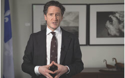 Benoit Charette, ministre de l’Environnement, de la Lutte contre les changements climatiques, de la Faune et des Parcs, donnant un discours lors de la Journée mondiale des espèces menacées ou vulnérables (11 mai 2025). Photo : Capture d’écran
