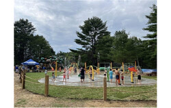 Un nouveau guide répertorie plus de 20 parcs dans la Vallée-de-la-Gatineau avec des aires de jeu destinées aux 0-5 ans. Pour chacun des parcs, une description des commodités disponibles sur place est fournie. Crédit photo : Gracieuseté de Loisir sport Outaouais