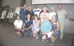 Légende photo : Bénévoles qui ont participé à l’événement : Rangée arrière, de gauche à droite : Dru Allen, Diane Cooper, Dave Cardinal, André Sirois, Esperanza Garrido, Chantal Lareau, Terry Clarke. Rangée avant, de gauche à droite : Teresa Clarke, Sylvie Chevrier, Brenda McGuire, Geneviève Marquis, Hélène Tremblay. Absents : Barry Jones, Claude Bisson-Routhier, Bernard Lupien et Louise Laplante. Crédit photo : Gracieuseté