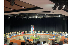 Le nouveau conseil municipal de Gatineau a tenu sa première séance ordinaire depuis les élections du 2 novembre. Crédit photo : Sophie Demers