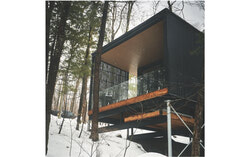 Quebec backs Outaouais tourism with more than $2.2 million in new investment, with lakeside retreat HOM among the local favourites set to benefit alongside Arbraska Laflèche and Sommet Edelweiss. Photo: Courtesy of HOM mini chalets Facebook page