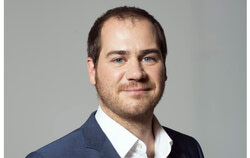 Jérôme Dupras, professeur titulaire au Département des sciences naturelles de l’Université du Québec en Outaouais (UQO) et bassiste du groupe Les Cowboys Fringants, a récemment été nommé scientifique en chef du Québec. Crédit photo : Gracieuseté de l’UQO