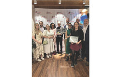 Finalistes de la catégorie « Microentreprise ou travailleur autonome de l’année » présentée par Brigil lors du Gala Excelor 2024. Photo : Page Facebook Chambre de commerce de Gatineau